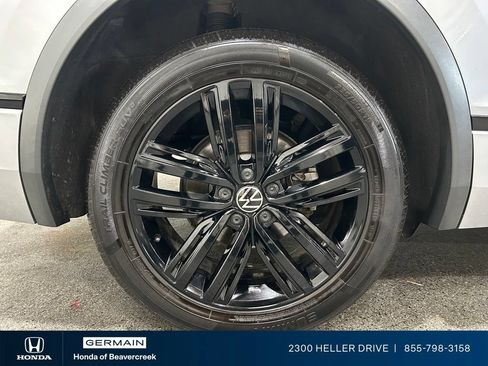 Used 2022 Volkswagen Tiguan SE R-Line FWD image 10