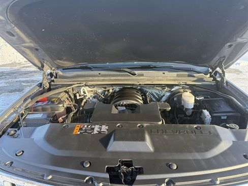 Used 2018 Chevrolet Suburban Premier image 7