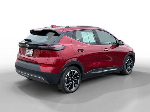 Used 2022 Chevrolet Bolt EUV Premier w/ Sun & Sound Package image 5