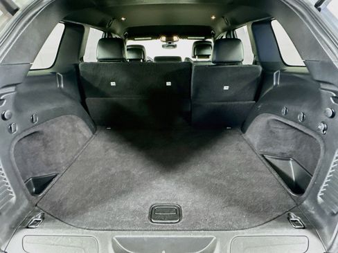 Used 2018 Jeep Grand Cherokee Altitude RWD image 27