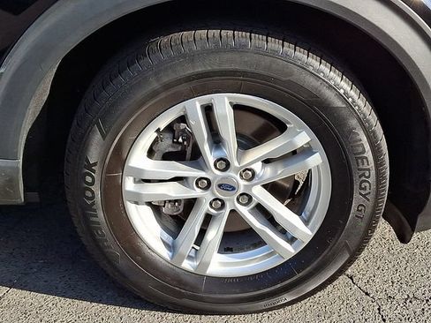 Used 2020 Ford Explorer XLT w/ Comfort Package AWD/4WD image 8