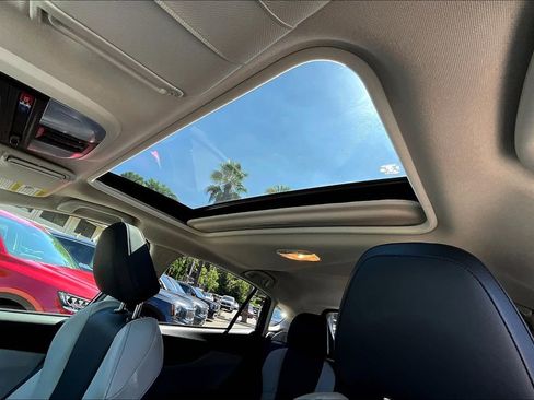 Used 2019 Subaru Crosstrek Hybrid w/ Moonroof Package w/Navigation image 12