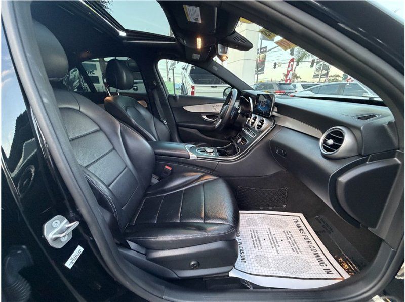 Used 2020 Mercedes-Benz C 300 Sedan image 28