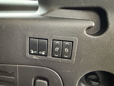 Used 2016 GMC Yukon XL SLT w/ Open Road Package image 14