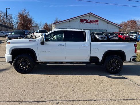 Used 2022 Chevrolet Silverado 2500 LTZ w/ Z71 Chrome Sport Edition image 2