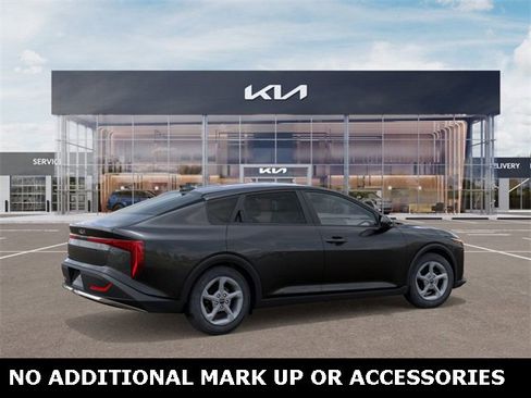 New 2025 Kia K4 LXS image 6