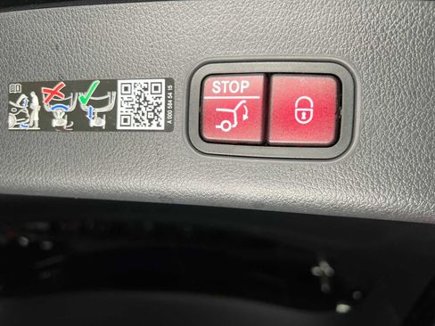 Certified 2026 Mercedes-Benz GLC 300 4MATIC image 17