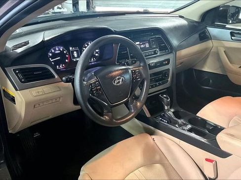 Used 2017 Hyundai Sonata SE FWD image 13