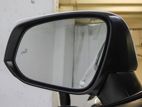 Used 2020 Toyota RAV4 XLE image 16