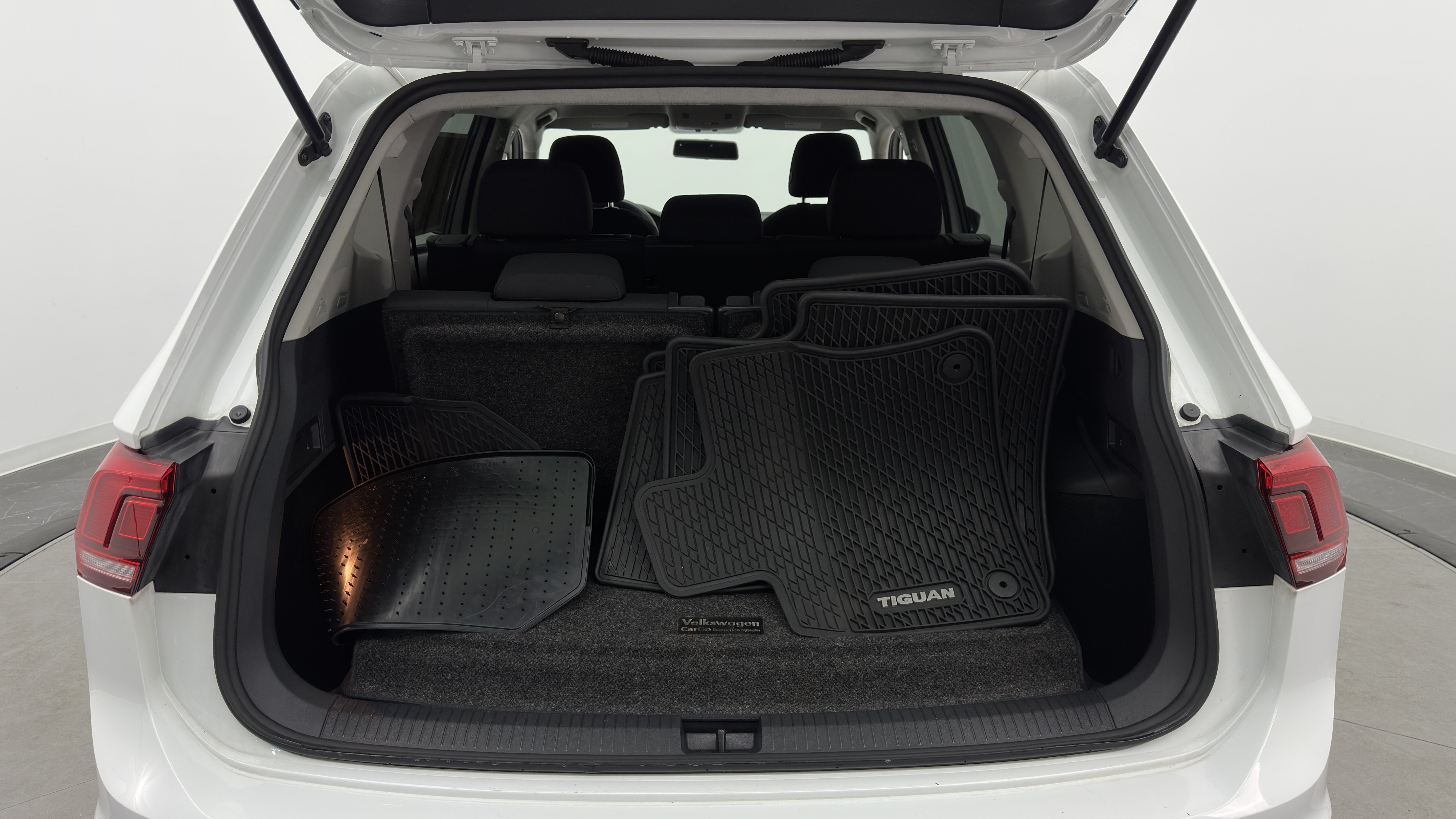 Used 2020 Volkswagen Tiguan S FWD image 27