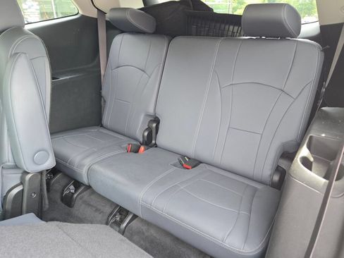 Used 2019 Buick Enclave Essence AWD/4WD image 22