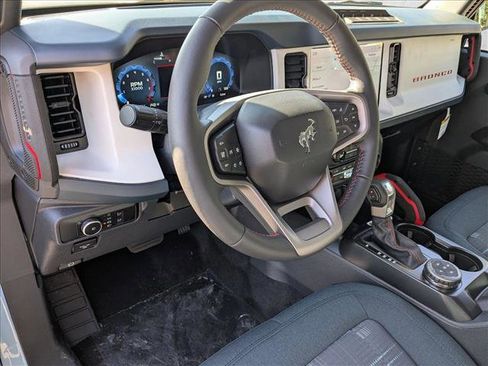 New 2025 Ford Bronco Heritage Edition image 3