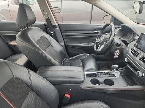 Used 2022 Nissan Altima 2.0 SR FWD image 14