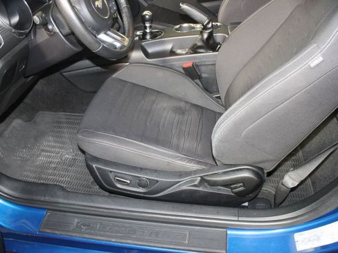 Used 2017 Ford Mustang GT w/ GT Performance Package image 9