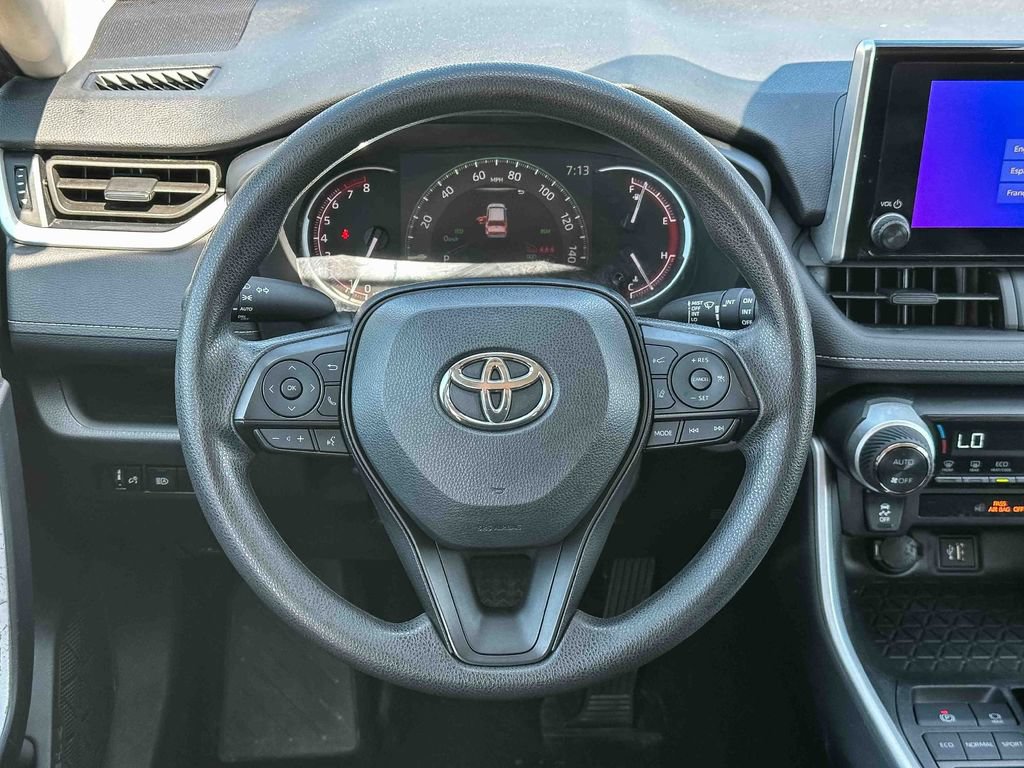Used 2025 Toyota RAV4 XLE FWD image 26