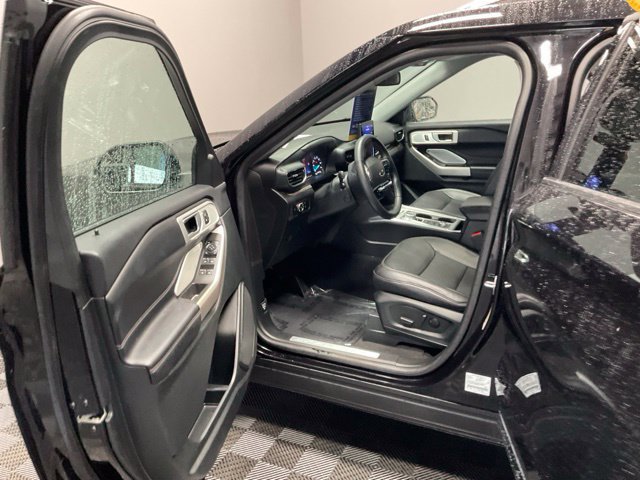 Used 2023 Ford Explorer Limited w/ Limited Technology Package AWD/4WD image 14