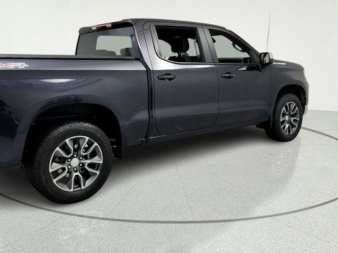 Used 2024 Chevrolet Silverado 1500 LT AWD/4WD image 5