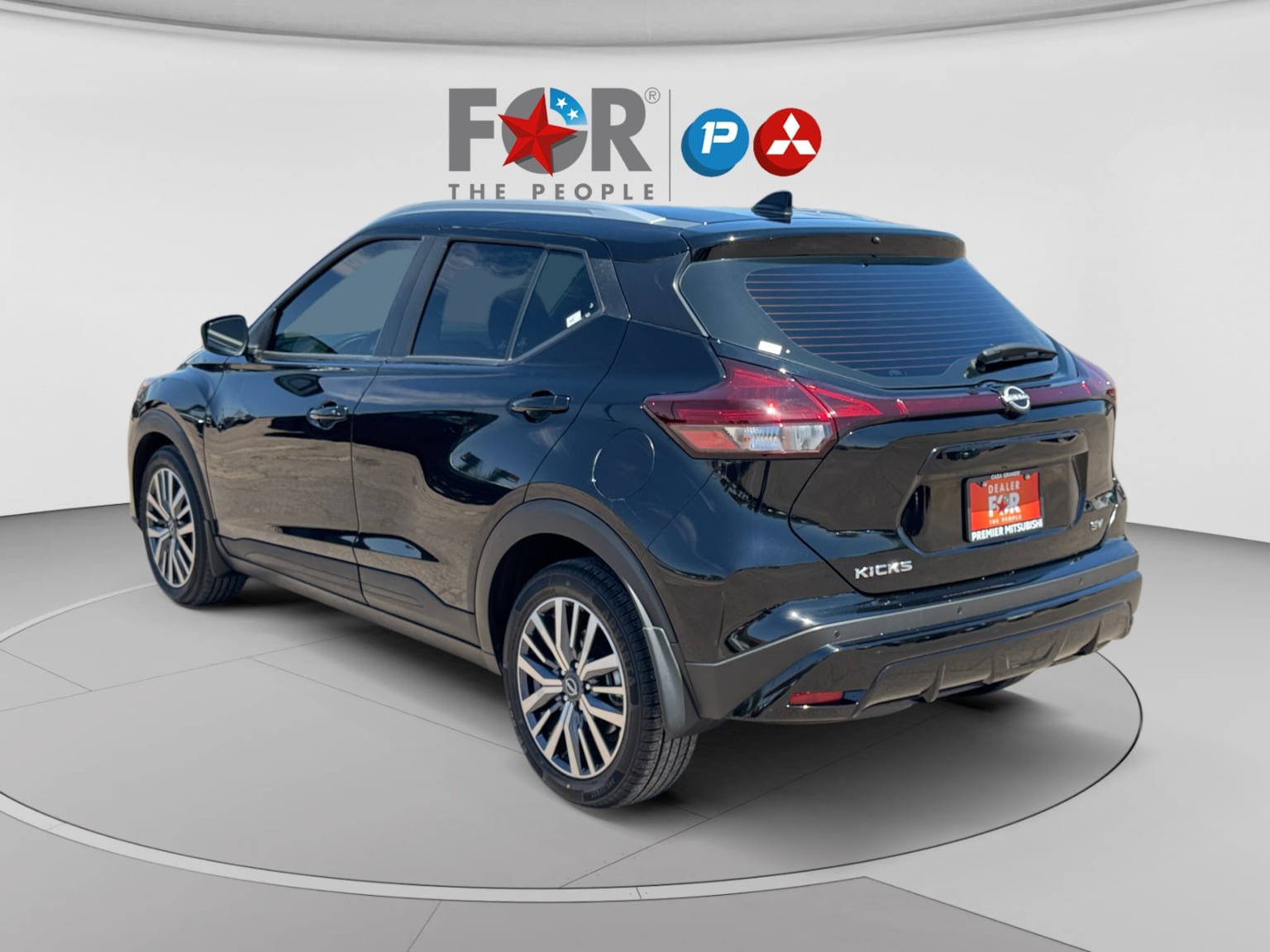 Used 2024 Nissan Kicks SV FWD image 3