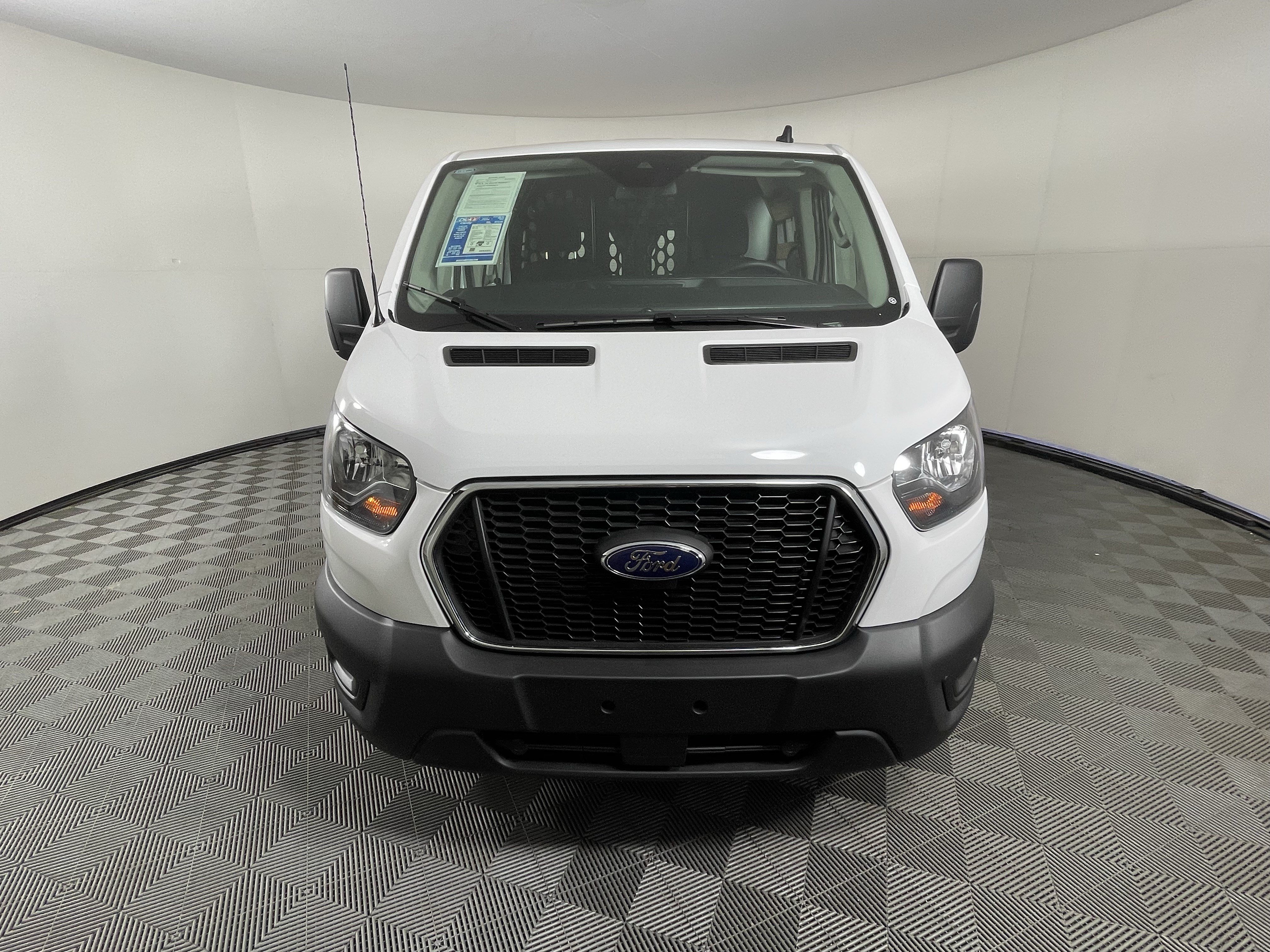 Used 2025 Ford Transit 250 Low Roof w/ Exterior Upgrade Package RWD image 9