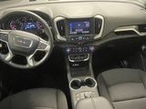 Used 2024 GMC Terrain SLE w/ Driver Convenience Package image 2