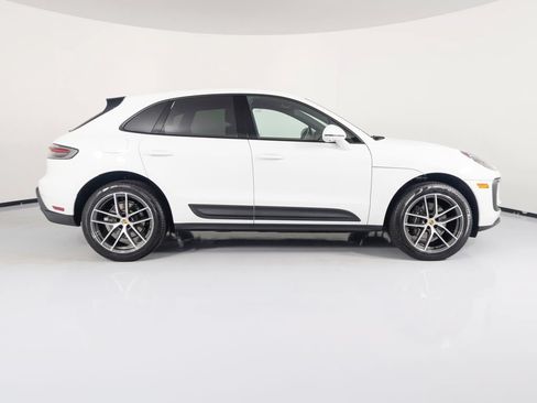 Certified 2026 Porsche Macan AWD/4WD image 12