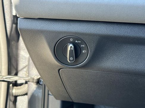 New 2025 Volkswagen Jetta SE image 24