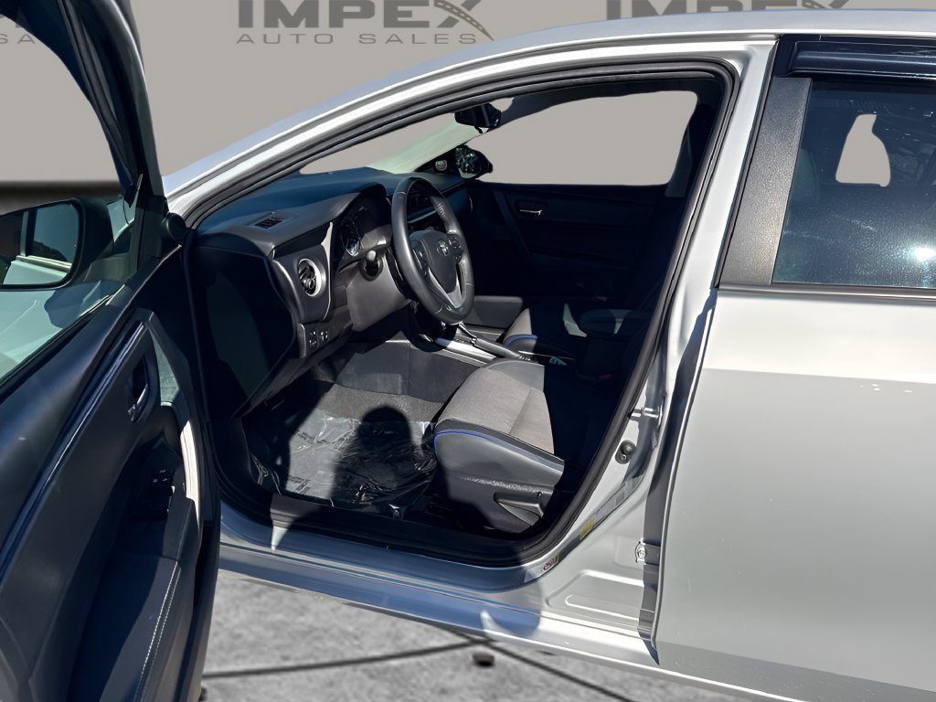 Used 2019 Toyota Corolla SE FWD image 9