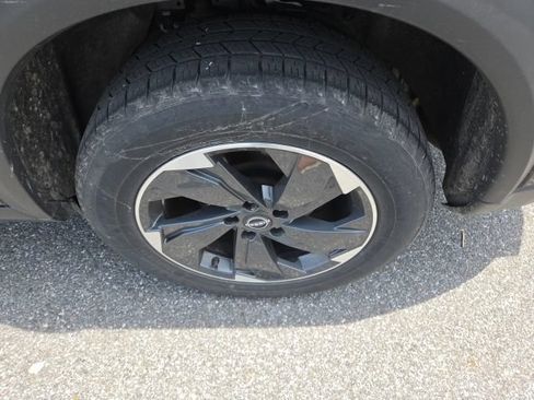 Used 2025 Nissan Rogue SV AWD/4WD image 17