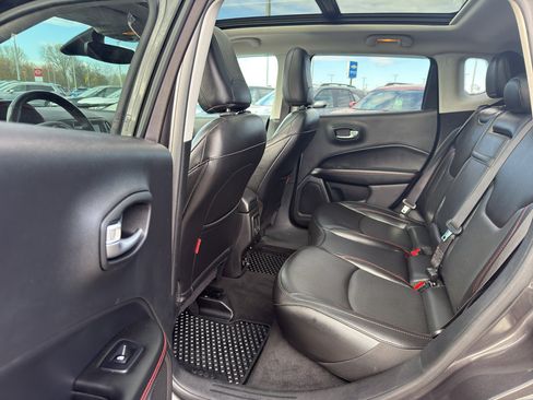 Used 2019 Jeep Compass Trailhawk w/ Leather Interior Group AWD/4WD image 30