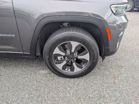 Used 2024 Jeep Grand Cherokee Limited 4xe AWD/4WD image 9