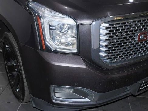 Used 2017 GMC Yukon Denali image 10