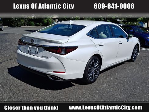 Used 2025 Lexus ES 350 w/ Premium Package FWD image 6