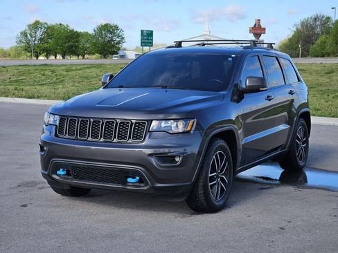 Used 2020 Jeep Grand Cherokee Trailhawk image 3