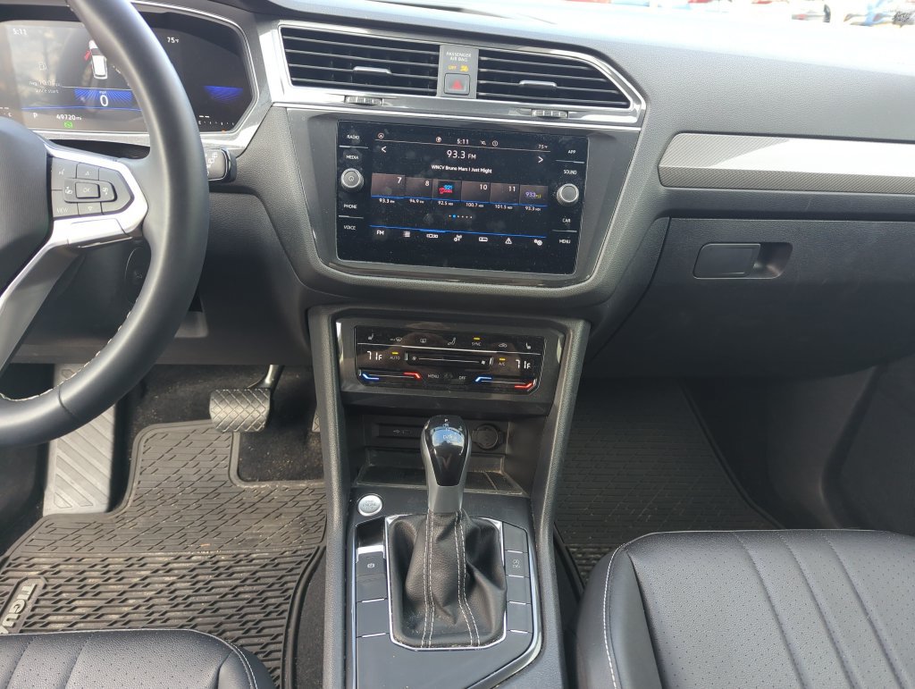 Used 2023 Volkswagen Tiguan SE FWD image 25
