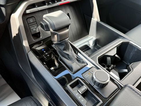 Used 2022 Toyota Tundra SR5 w/ SR5 Premium Package image 25