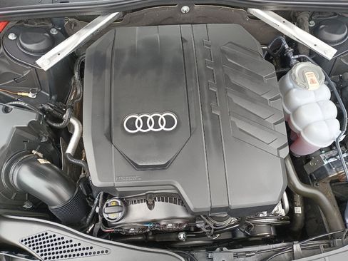 Used 2021 Audi A4 2.0T Premium w/ Convenience Package image 11