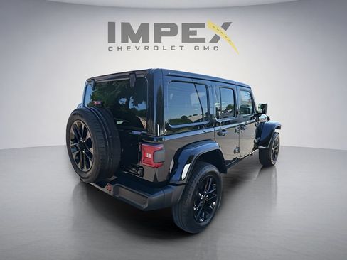 Used 2025 Jeep Wrangler Unlimited Sahara w/ Safety Group AWD/4WD image 5