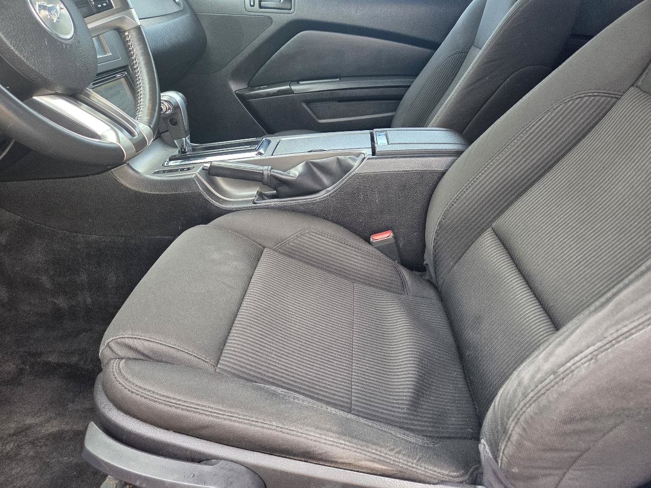Used 2012 Ford Mustang Convertible RWD image 9