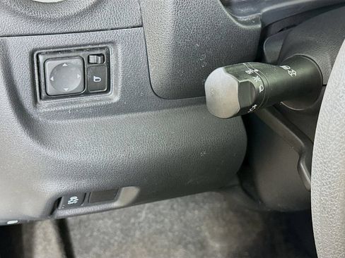 Used 2017 Nissan Versa SV FWD image 10
