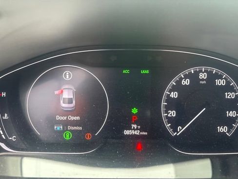 Used 2018 Honda Accord Touring image 10