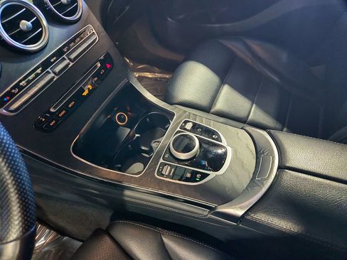 Used 2019 Mercedes-Benz GLC 300 4MATIC image 13