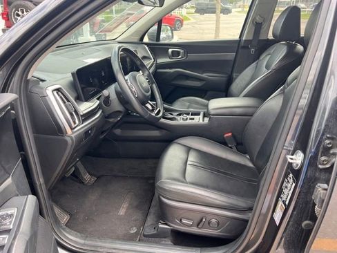 Used 2024 Kia Sorento S AWD/4WD image 9