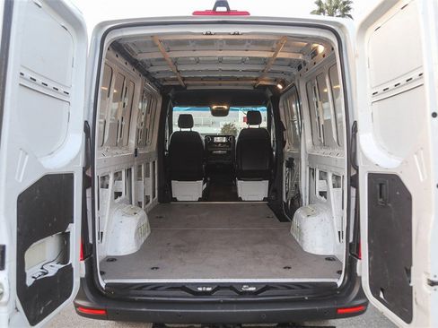 Used 2020 Mercedes-Benz Sprinter 2500 image 22