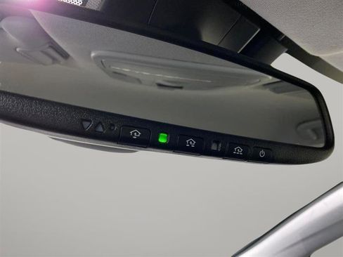 Used 2022 Toyota Prius XLE FWD image 15