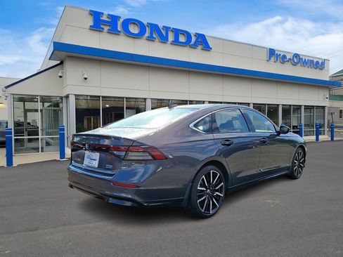 Used 2023 Honda Accord Touring image 4