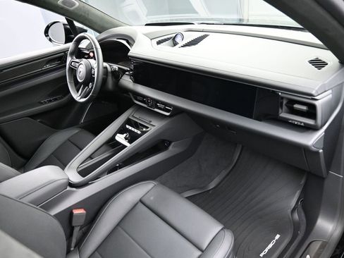 Certified 2025 Porsche Macan Turbo Electric image 33