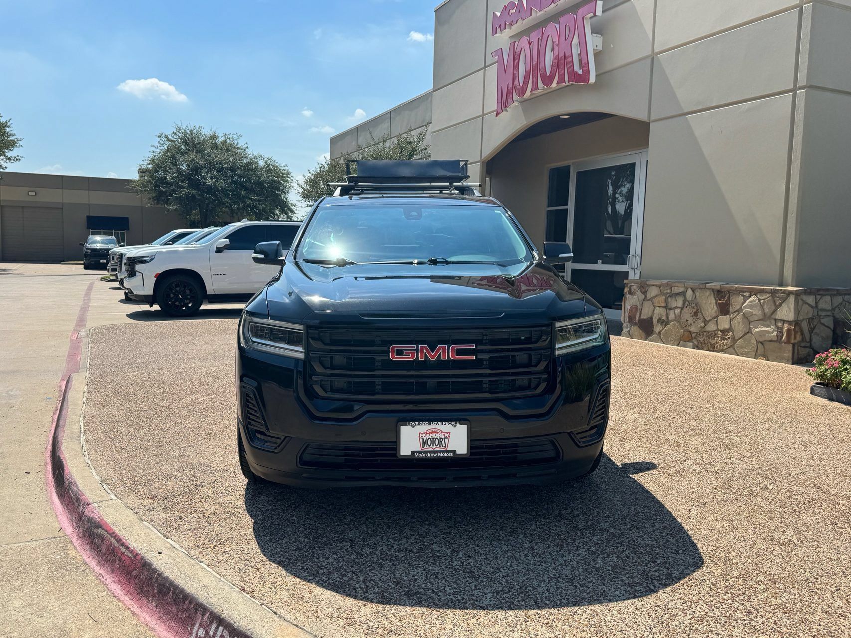 Used 2021 GMC Acadia SLE w/ Driver Convenience Package FWD image 5