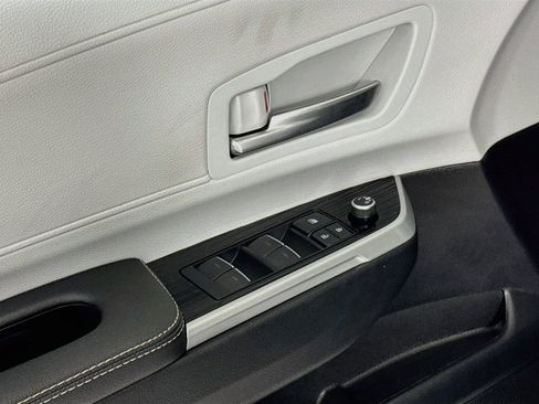 Used 2025 Toyota Sienna XSE AWD/4WD image 20