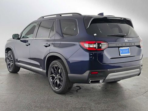 New 2025 Honda Pilot Touring image 5
