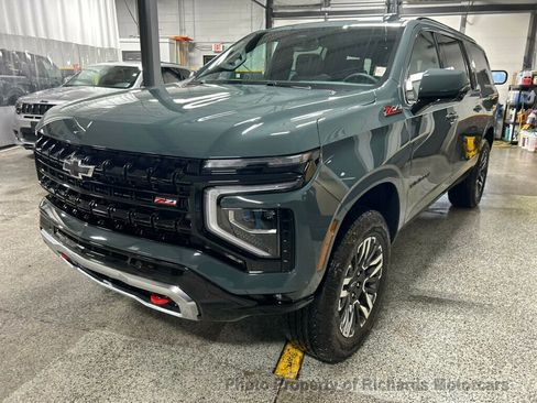 Used 2026 Chevrolet Suburban Z71 w/ Comfort Package image 7